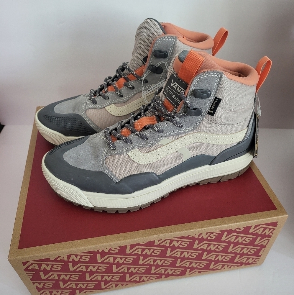 New Vans Women's Ultrarange EXO HI Gore-Tex MTE-2 Hiking Shoes - women's size 8